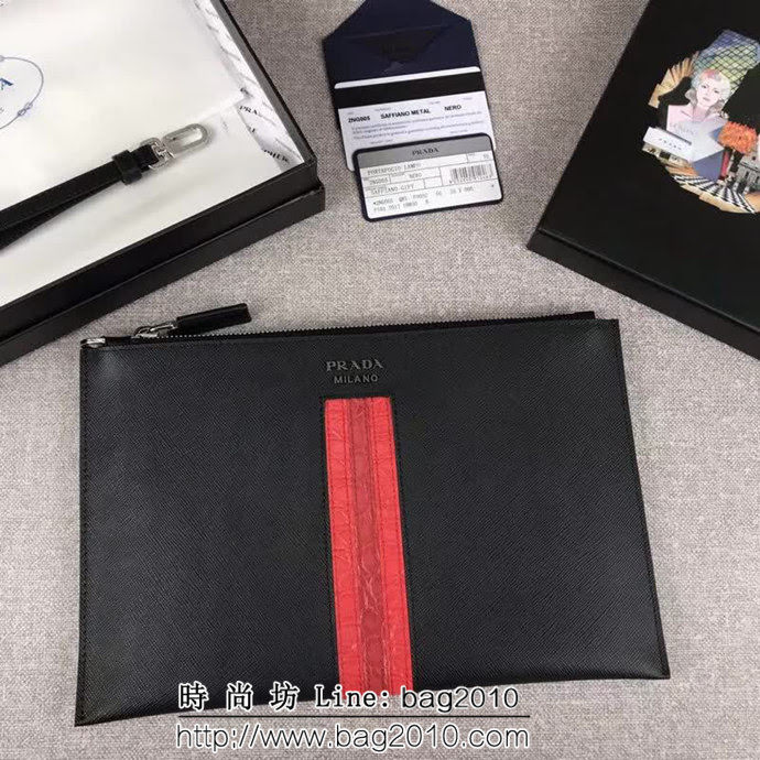 PRADA普拉達 專櫃最新款 限量版 十字紋牛皮 男士手包 2NG005 DD1898